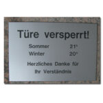 Hotelschild Öffnungszeiten